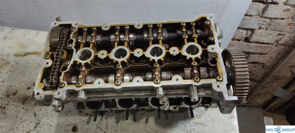 головка блока цилиндров Audi A4 B7 2006, 2.0 л., бензин, седан, ALT, . - фото №1