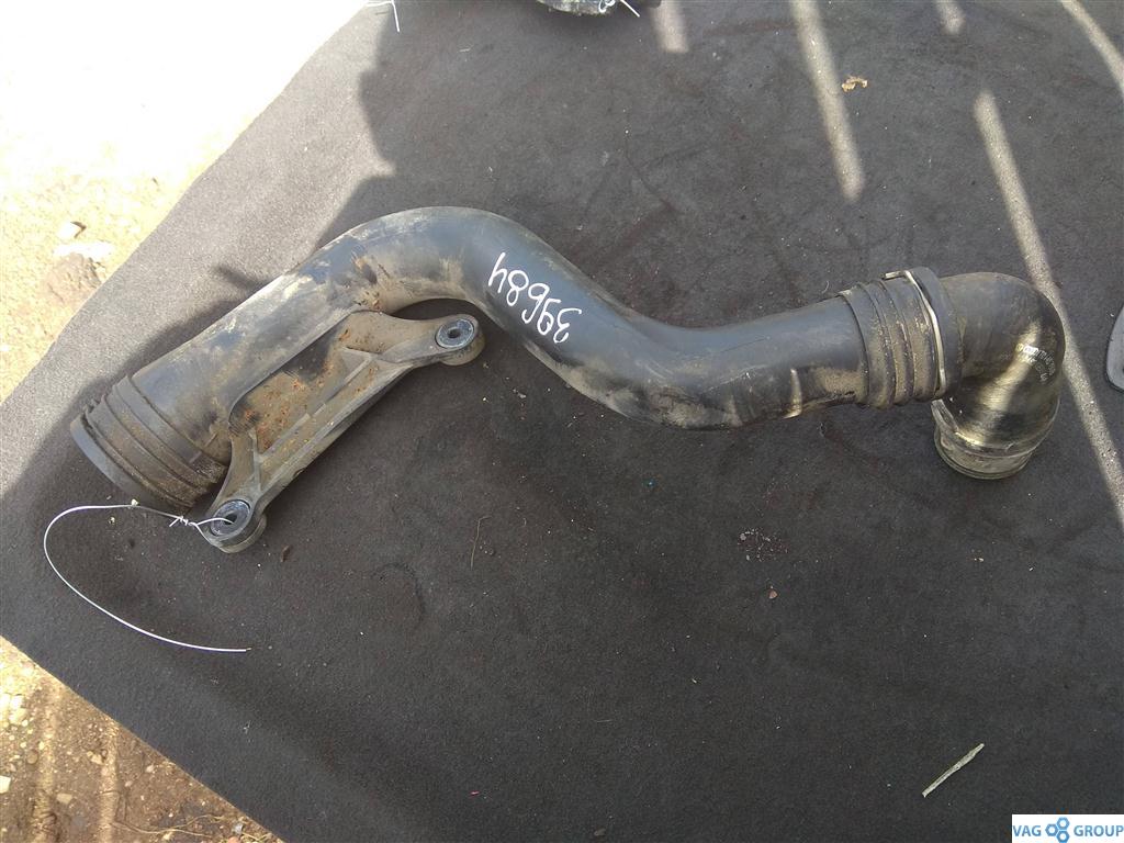 патрубок интеркулера Volkswagen Jetta 5 поколение 2008, 2.0 л., TDi, дизель, седан, 1K0145762P, BKC, BMP, BXE, BLS, BMR, BKP, BMA, BVE, BWV, BUZ, . - фото №1