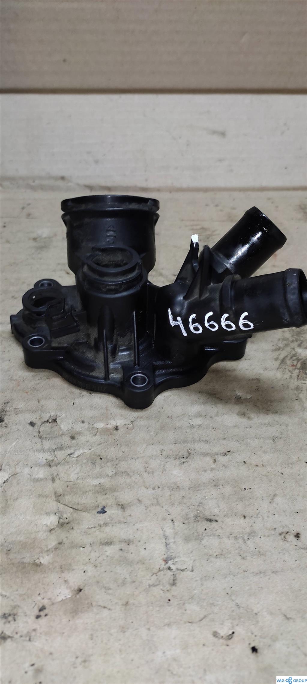 корпус термостата Mercedes-Benz E-Класс W212/S212/C207/A207 2012, 1.8 л., бензин, седан, A2712000315, . - фото №1