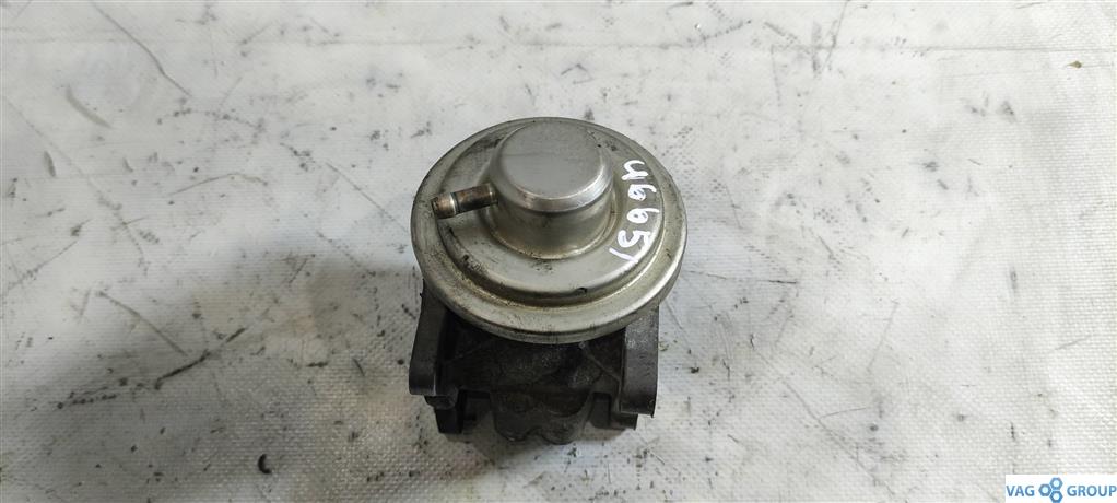 клапан EGR Volkswagen Caddy 2 поколение 1999, 1.9 л., TDi, дизель, фургон, 038131501M, 045131501C, 038131501A, AHF, ALH, ATD, ARG, 038131501AR, 038131501E, 045131501L, ASV - фото №1