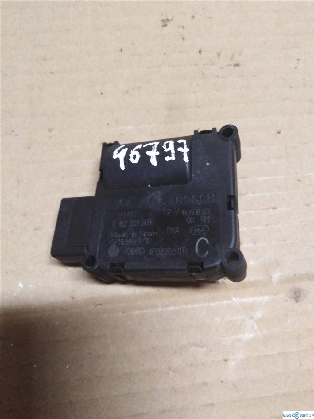 моторчик заслонки печки Audi A6 4F/C6 2006, 3.2 л., бензин, седан, 4E0820511, 0132801369, 4F0820511B, . - фото №1