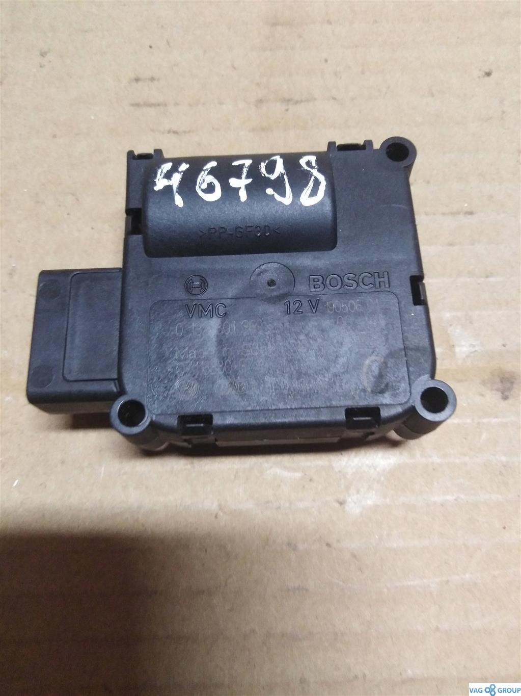 моторчик заслонки печки Audi A6 4F/C6 2006, 3.2 л., бензин, седан, 4E0820511, 0132801369, 4F0820511B, . - фото №1