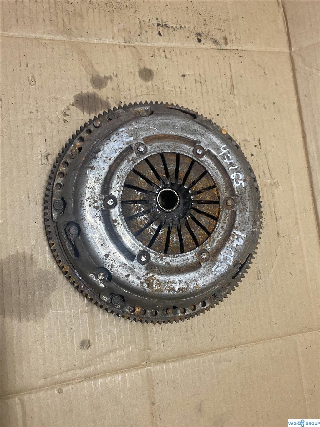 маховик Volkswagen Golf 7 поколение 2014, 1.2 л., бензин, хетчбэк 5 дв., CBZ, 036105273, 04E141026, 04E141031C - фото №1