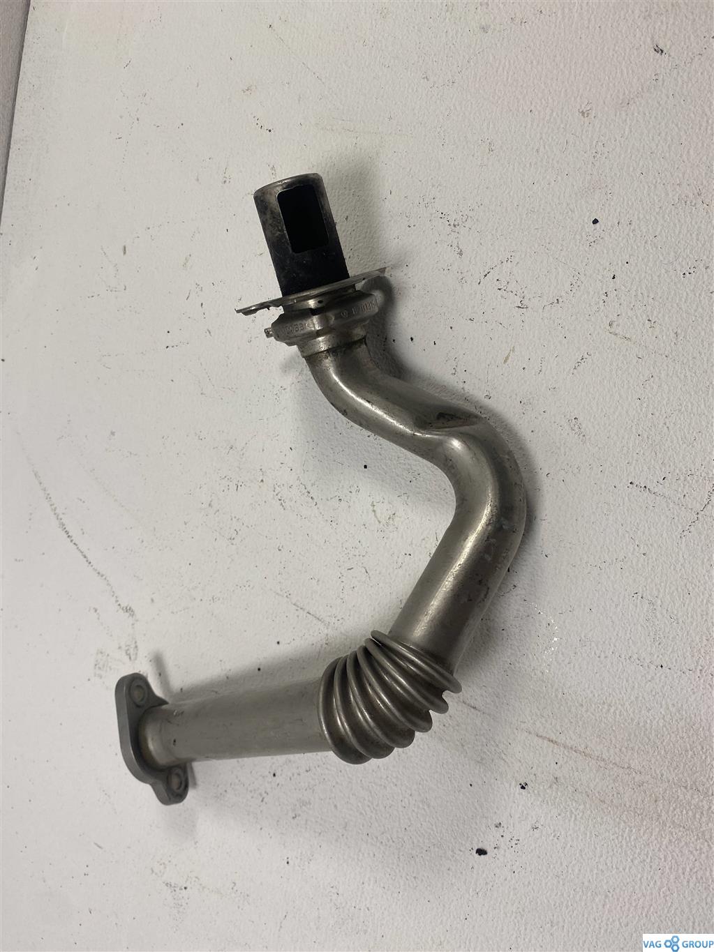 трубка системы рециркуляции EGR Volkswagen Amarok 1 поколение 2013, 2.0 л., TDi, дизель, пикап, CAY, CDC, CFH, 03L131521R, CFF, CLC, CDB, . - фото №1