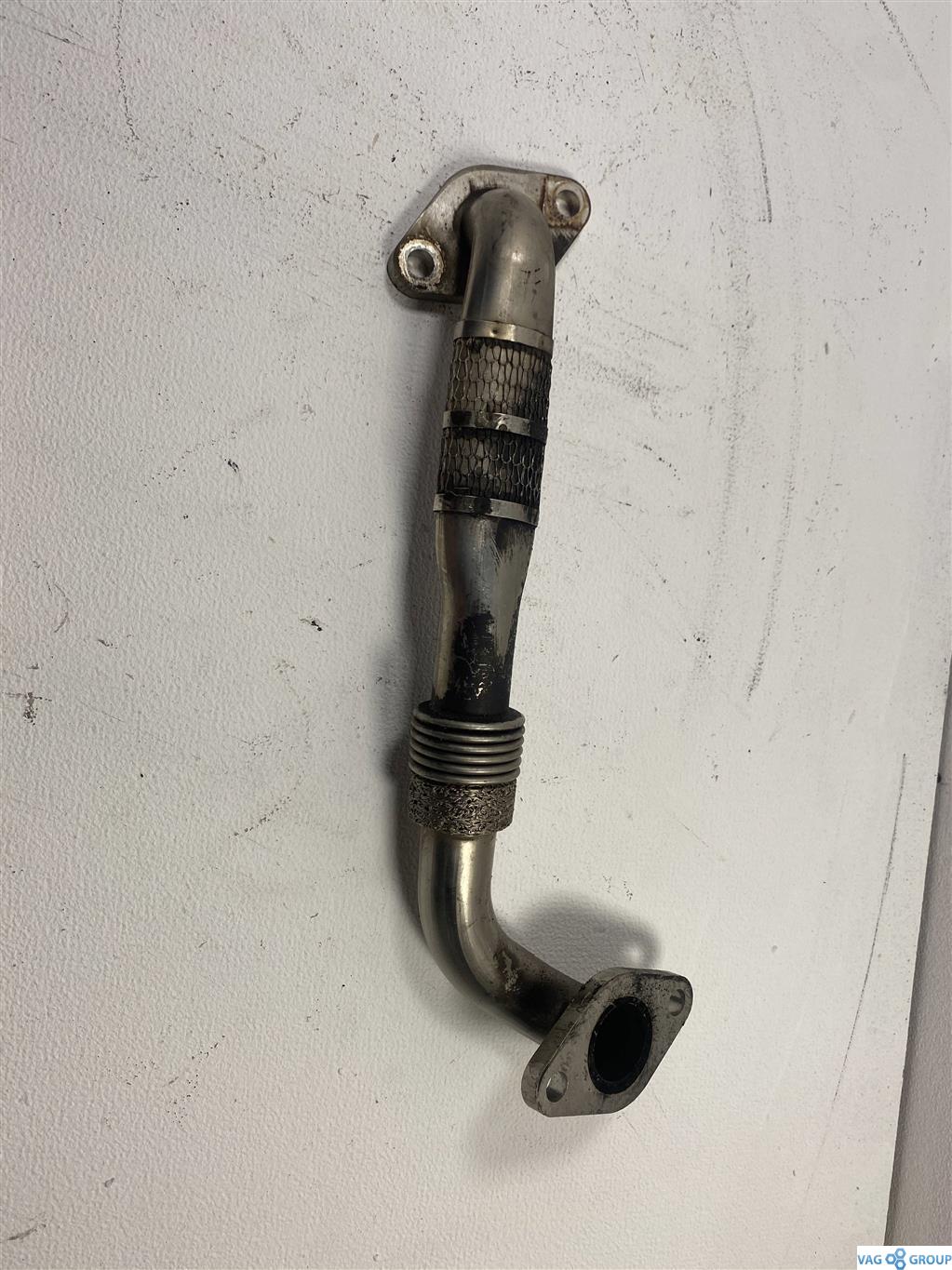 трубка системы рециркуляции EGR Volkswagen Passat B6 2007, 1.9 л., TDi, дизель, седан, BKC, BXE, 03G131521AF, 03G131521F, BRU, BXF., BSW, AXR, AVQ - фото №1