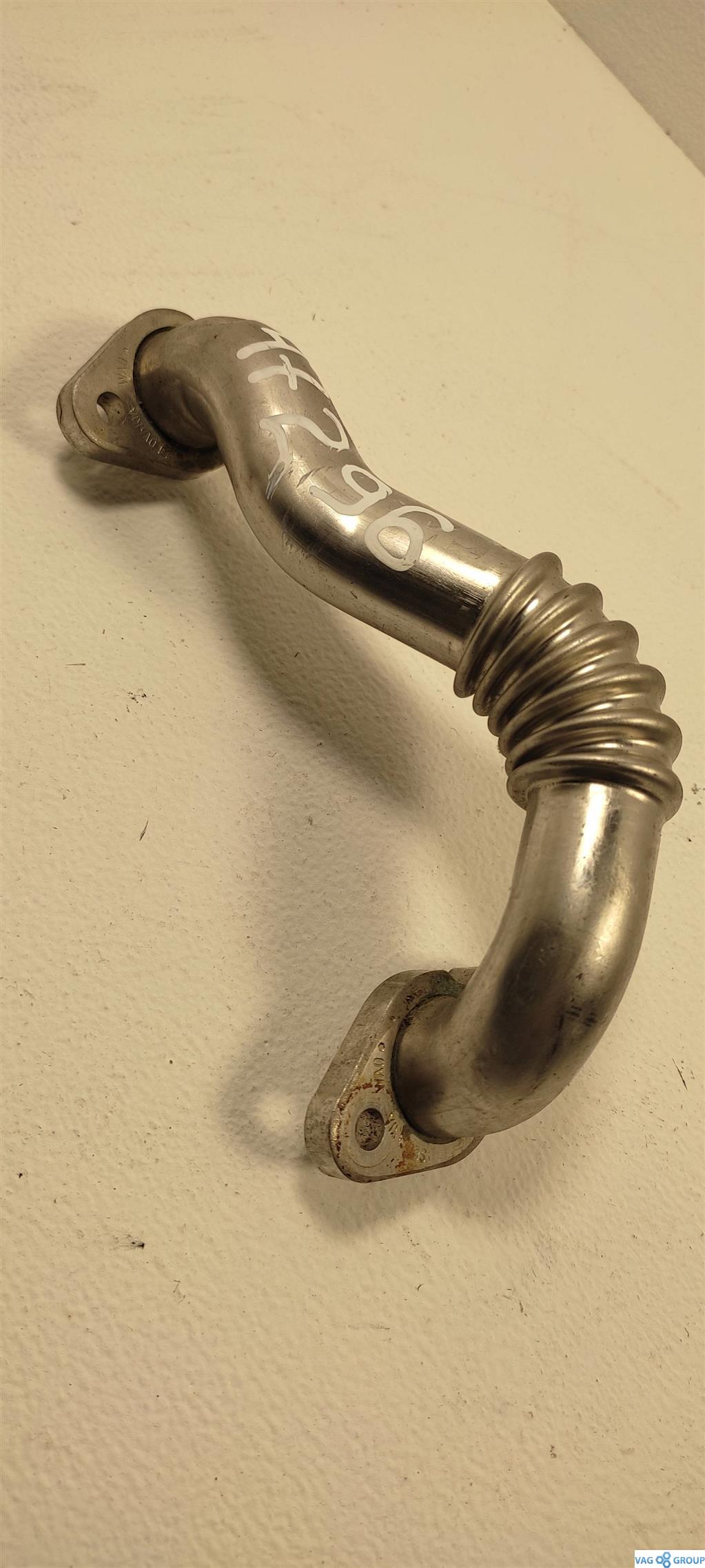 трубка системы рециркуляции EGR Volkswagen Passat B6 2009, 1.6 л., TDi, дизель, седан, CAY, 03L131521Q, CLN, . - фото №1