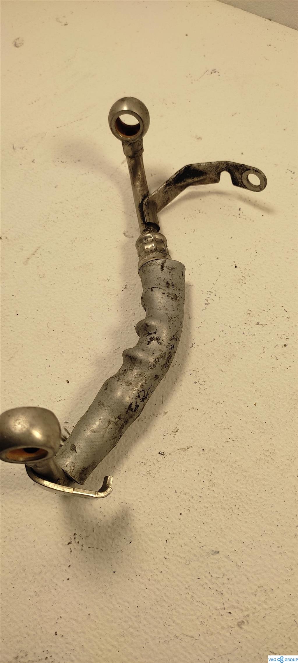 трубка охлаждающей жидкости Volkswagen Passat B6 2007, 2.0 л., бензин, седан, BPY, 06F121497G, AXX, BWA, CDL, BZC, BYD, CRZ, BHZ, CDM, BWJ, . - фото №1