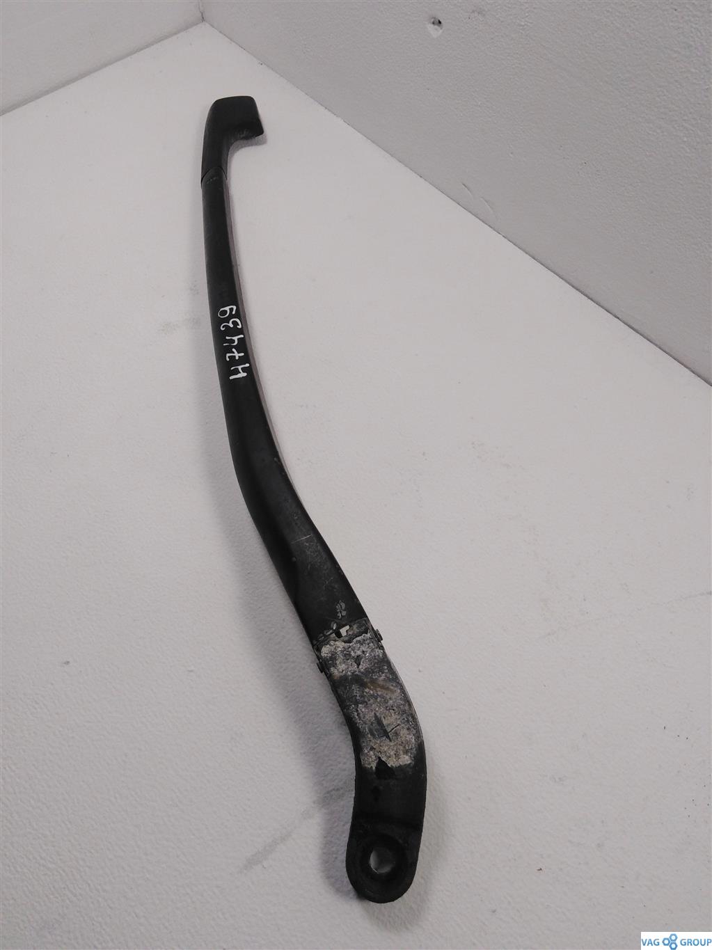 щеткодержатель (поводок стеклоочистителя, дворник) Volkswagen Touareg 1 поколение 2006, 3.6 л., бензин, внедорожник 5 дв., 7L5955407A, 7L5955407, 7L5955407B, . - фото №1