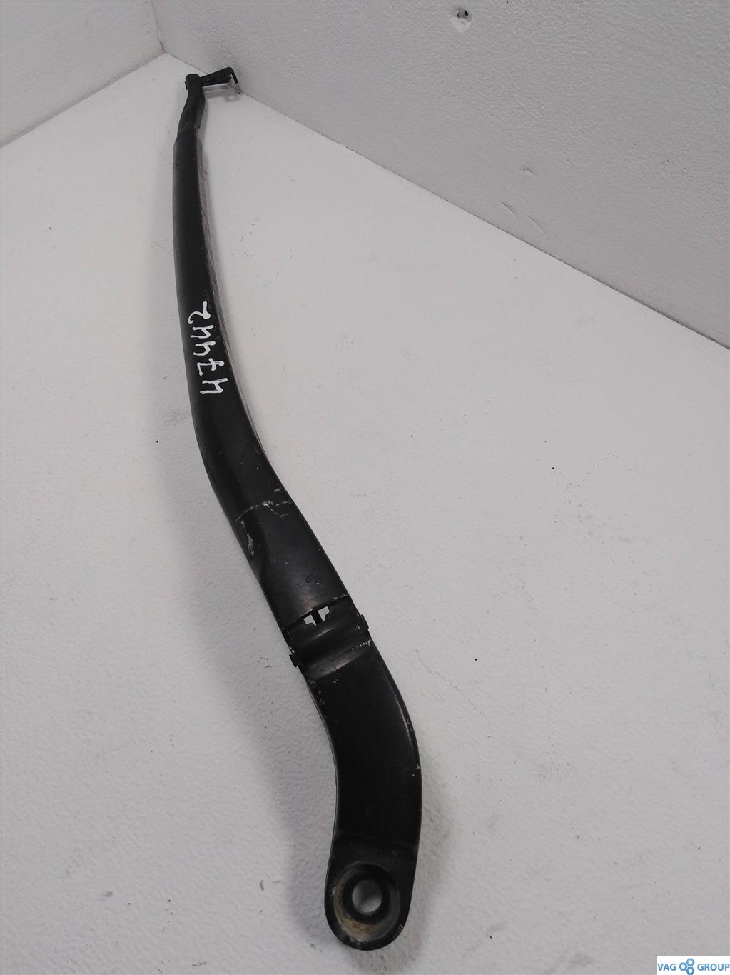 щеткодержатель (поводок стеклоочистителя, дворник) Volkswagen Touareg 1 поколение 2006, 3.6 л., бензин, внедорожник 5 дв., 7L5955407A, 7L5955407, 7L5955407B, . - фото №1