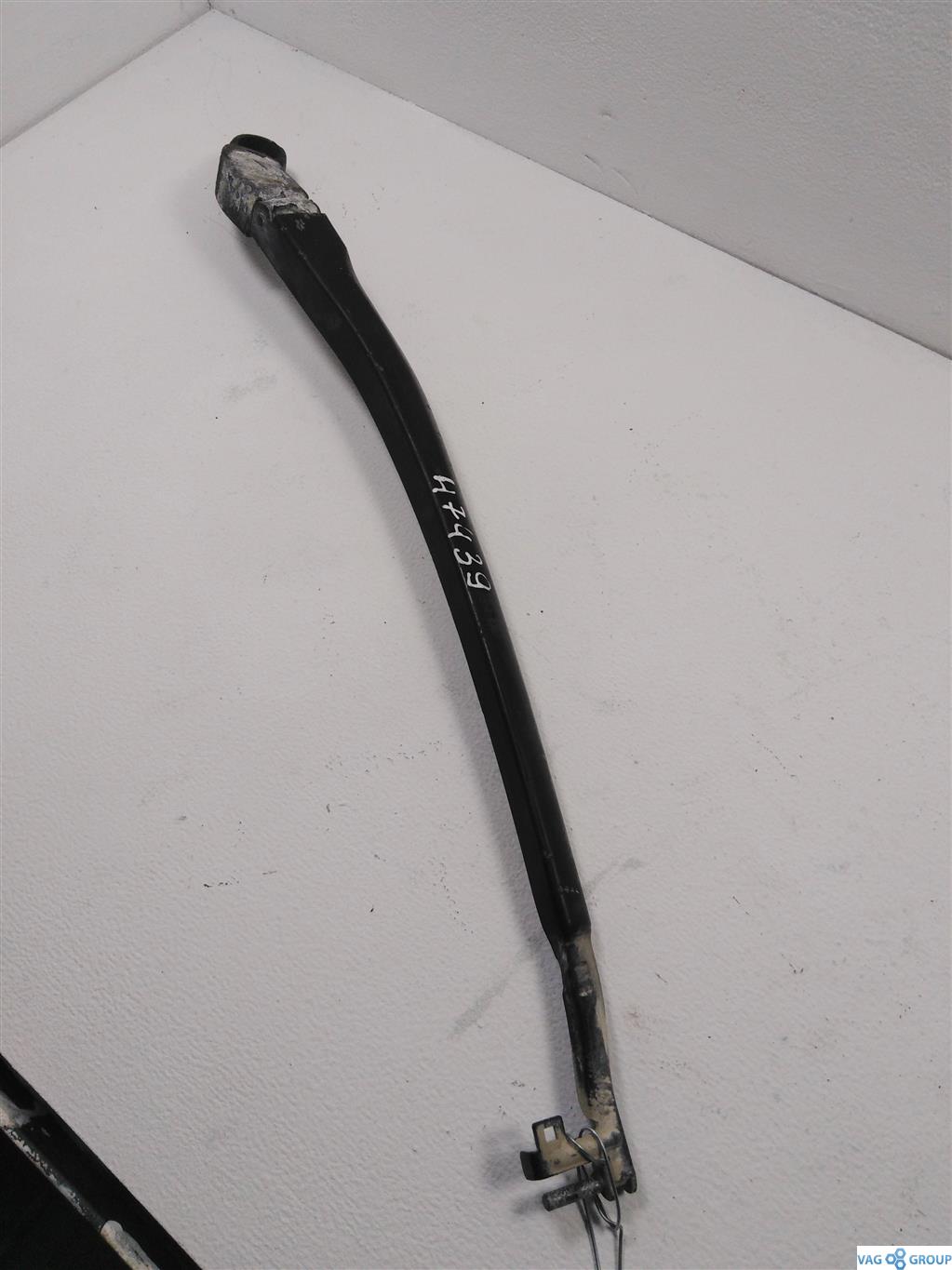 щеткодержатель (поводок стеклоочистителя, дворник) Volkswagen Touareg 1 поколение 2006, 3.6 л., бензин, внедорожник 5 дв., 7L5955407A, 7L5955407, 7L5955407B, . - фото №1