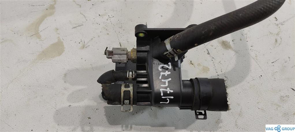 фланец (тройник) системы охлаждения Mazda 3 BK 2005, 2.0 л., бензин, седан, 4M5G9A500, LF941517Z, K5T46597, LF2.0 - фото №1