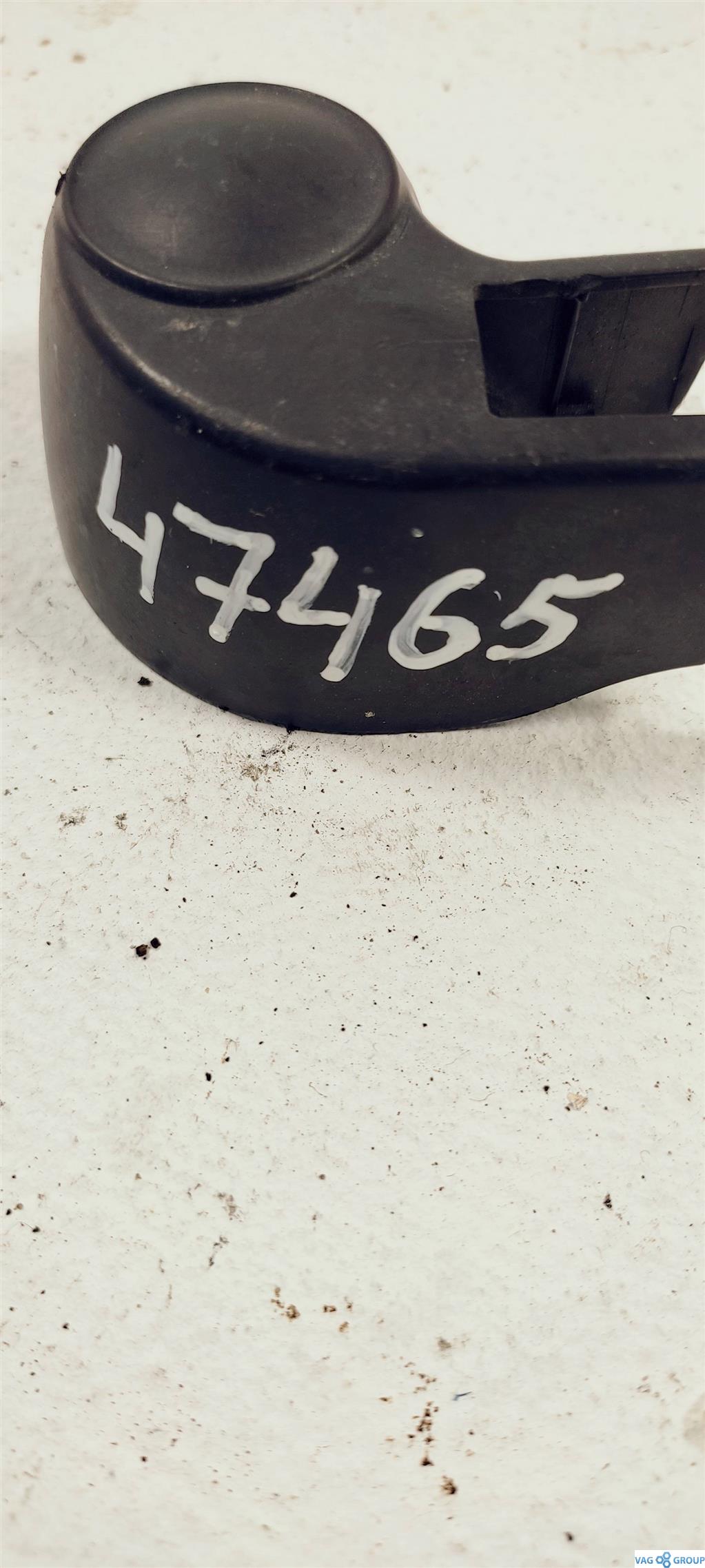 Заглушка щеткодержателя Audi A4 B7 2006, 2.0 л., TDi, дизель, седан, 8E9955205B, 8E9955205C, . - фото №1
