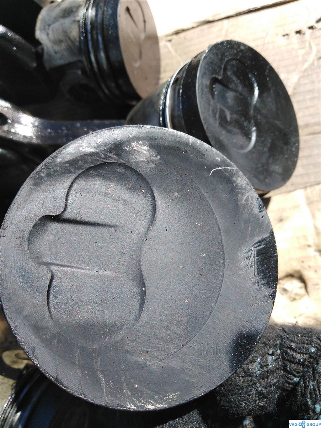 поршень Volvo 460 1 поколение 1992, 1.9 л., TDi, дизель, седан, 12312, D19T, . - фото №1