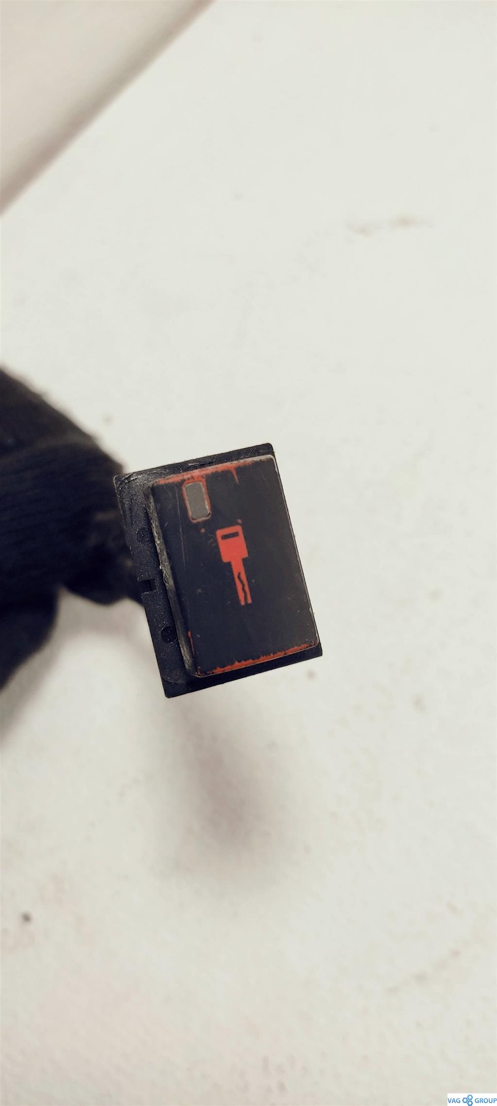 кнопка центрального замка Audi A4 B6 2003, 1.8 л., бензин, седан, 8E0962107, . - фото №1