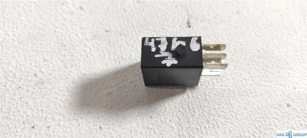 реле (прочие) Volkswagen Golf 6 поколение 2010, 2.0 л., TFSI, бензин, седан, 8Z0951253, 7M0951253C, 4H0951253C, . - фото №1