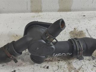 фланец (тройник) системы охлаждения Volkswagen Golf 4 поколение 2001, 1.6 л., бензин, хетчбэк 5 дв., AVU, AHW, AUM, BCA, AZD, 06A121133D, AQY, AGU, AGN, AEH, AKL, AZH, APK, APF, AZJ, AXP, 06A121132, BCB