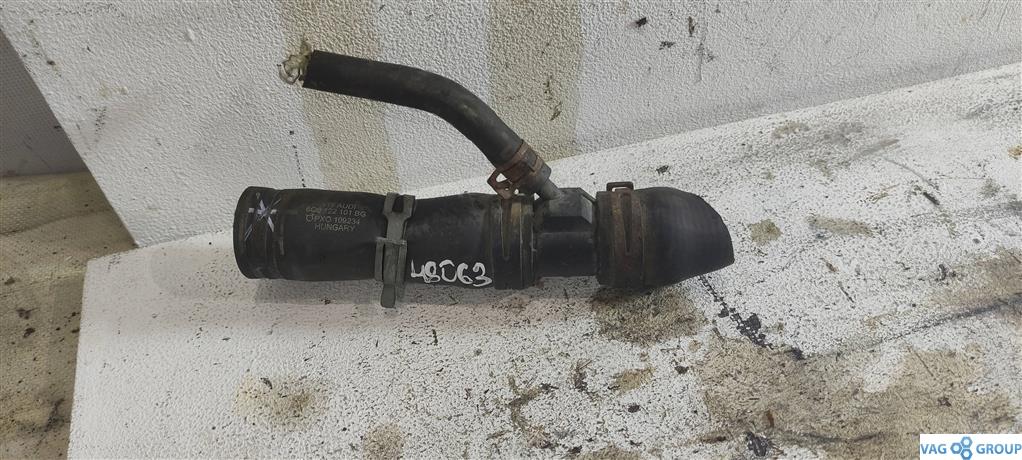 фланец (тройник) системы охлаждения Skoda Fabia 2 поколение (5J) 2007, 1.9 л., TDi, бензин, хетчбэк 5 дв., ATD, 1C0121438A, BSW, AXR, BLT, ASY, ASZ, . - фото №1