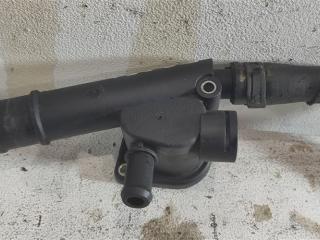 фланец (тройник) системы охлаждения Volkswagen Golf 5 поколение 2007, 2.0 л., TDi, дизель, хетчбэк 5 дв., 038121132G, BKD, AZV, .