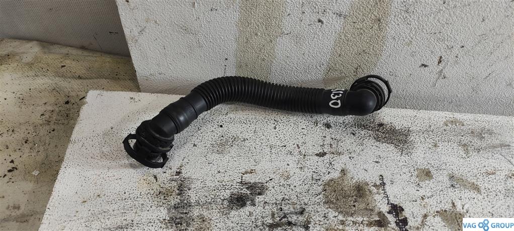 патрубок (трубопровод, шланг) Volkswagen Sharan 2 поколение 2012, 2.0 л., TDi, дизель, минивэн, 03L103493AE, CFFA, CFFB, CFGB, CLLA, CFGC, CFJA, CFHC, CBHB, CFHD, CFHF, CFHE, CFJB, CJCB, . - фото №1