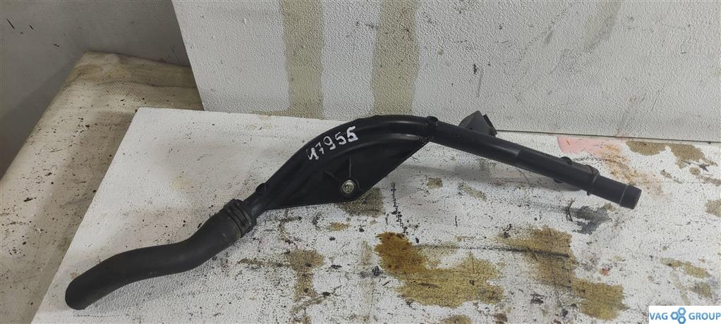 патрубок (трубопровод, шланг) Volkswagen Passat B7 2013, 1.4 л., TSI, бензин, седан, 1K0121070CD, CAXA, . - фото №1