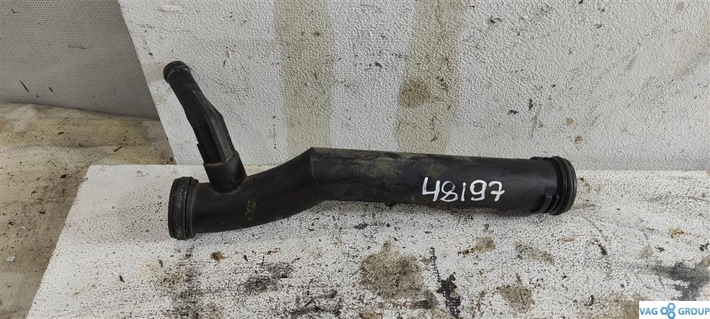 патрубок (трубопровод, шланг) Volkswagen Polo 5 поколение 2012, 1.2 л., бензин, хетчбэк 5 дв., 03E121065A, 03E121026B, CJLA - фото №1
