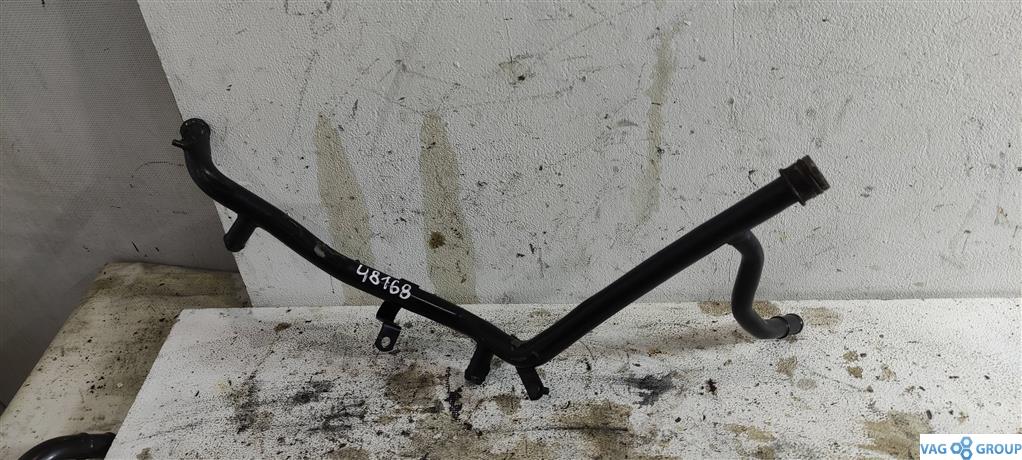 трубка охлаждающей жидкости Volkswagen Golf 4 поколение 2001, 1.8 л., бензин, хетчбэк 5 дв., 06A121065E, AGN, . - фото №1