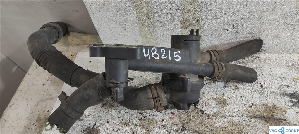 корпус термостата Volkswagen Polo 5 поколение 2012, 1.2 л., бензин, хетчбэк 5 дв., 03C121111B, BME, BZG, BBM, BMD, CJLA, . - фото №1