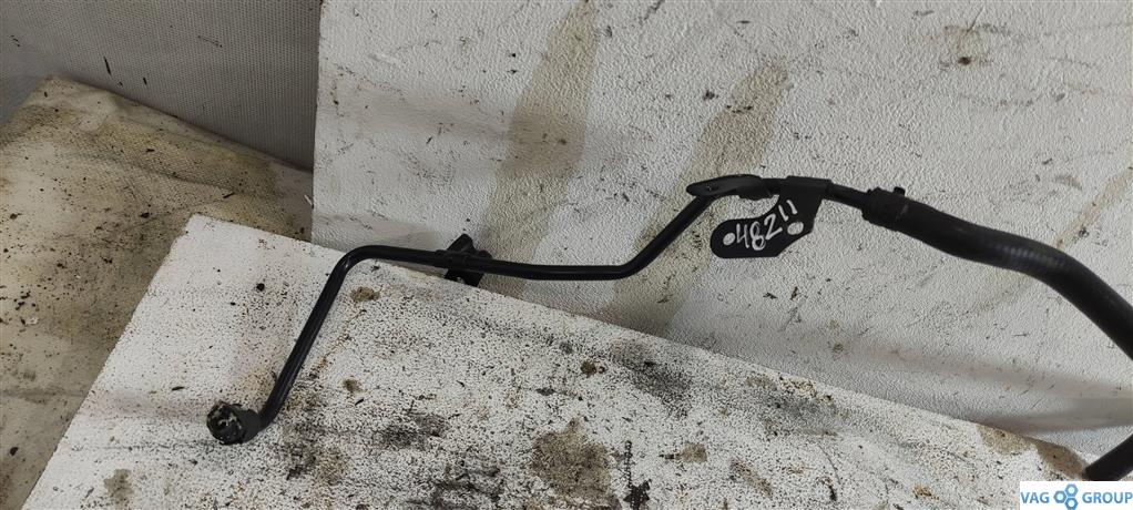 трубка охлаждающей жидкости Volkswagen Jetta 5 поколение 2009, 2.0 л., бензин, седан, BVY, BLR, BLX, BVX, AXW, AXX, 1K0121070CA, . - фото №1