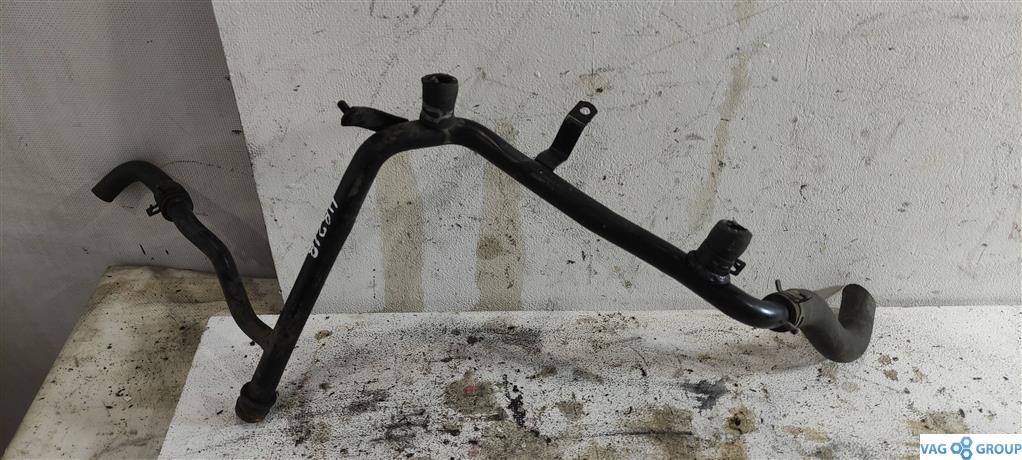 трубка охлаждающей жидкости Volkswagen Golf 4 поколение 2001, 1.8 л., бензин, хетчбэк 5 дв., AUM, AGU, 06A121065E, AUQ, ARY, ARX, . - фото №1