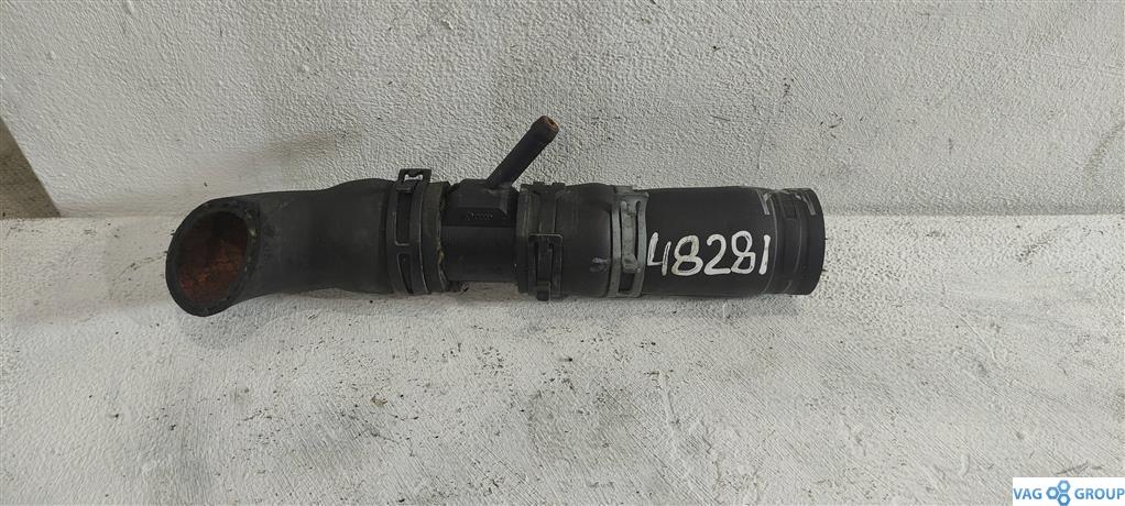 фланец (тройник) системы охлаждения Skoda Fabia 2 поколение (5J) 2007, 1.9 л., TDi, дизель, хетчбэк 5 дв., ATD, 1C0121438A, BSW, AXR, BLT, ASY, ASZ, . - фото №1