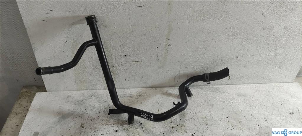 трубка охлаждающей жидкости Volkswagen Golf 4 поколение 2001, 1.8 л., бензин, хетчбэк 5 дв., 06A121065AR, AGN, . - фото №1