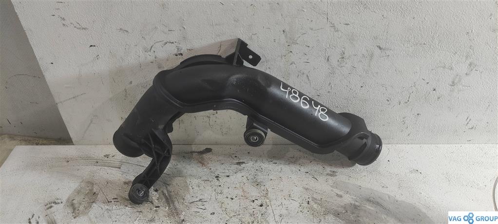 патрубок интеркулера Volkswagen Amarok 1 поколение 2013, 2.0 л., TDi, дизель, внедорожник 5 дв., 03G906051E, 1K0145770AE, CAY, CFFA, CFFB, CFGB, CFF, CLLA, CFGC - фото №1