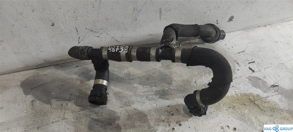 патрубок (трубопровод, шланг) Volkswagen Jetta 5 поколение 2006, 2.0 л., FSI, бензин, седан, BVZ, BVY, BVX, 1K0122157EQ, 8E0121349C - фото №1