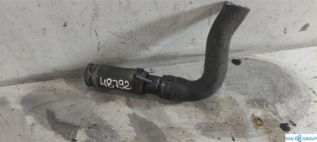 фланец (тройник) системы охлаждения Skoda Fabia 2 поколение (5J) 2007, 1.9 л., TDi, дизель, хетчбэк 5 дв., ATD, 1C0121438A, BSW, AXR, BLT, ASY, ASZ, . - фото №1