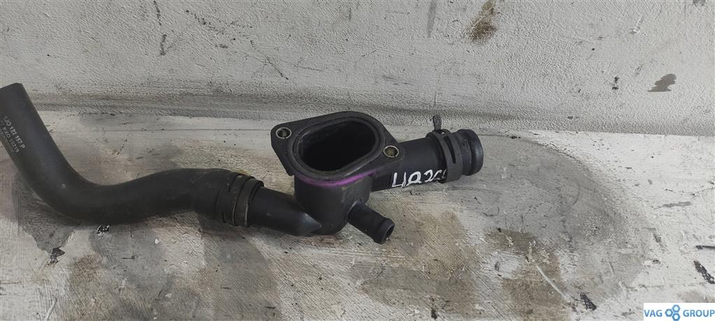 фланец (тройник) системы охлаждения Volkswagen Transporter T5 2006, 1.9 л., TDi, дизель, минивэн, BRS, AXB, AXC, AXA, BRR, 06A121133D, 06A121132 - фото №1