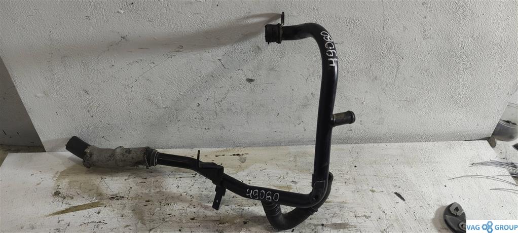 трубка охлаждающей жидкости Volkswagen Jetta 5 поколение 2009, 2.0 л., бензин, седан, BVY, BLR, BLX, 06F121492B, BVX, AXW, AXX, . - фото №1