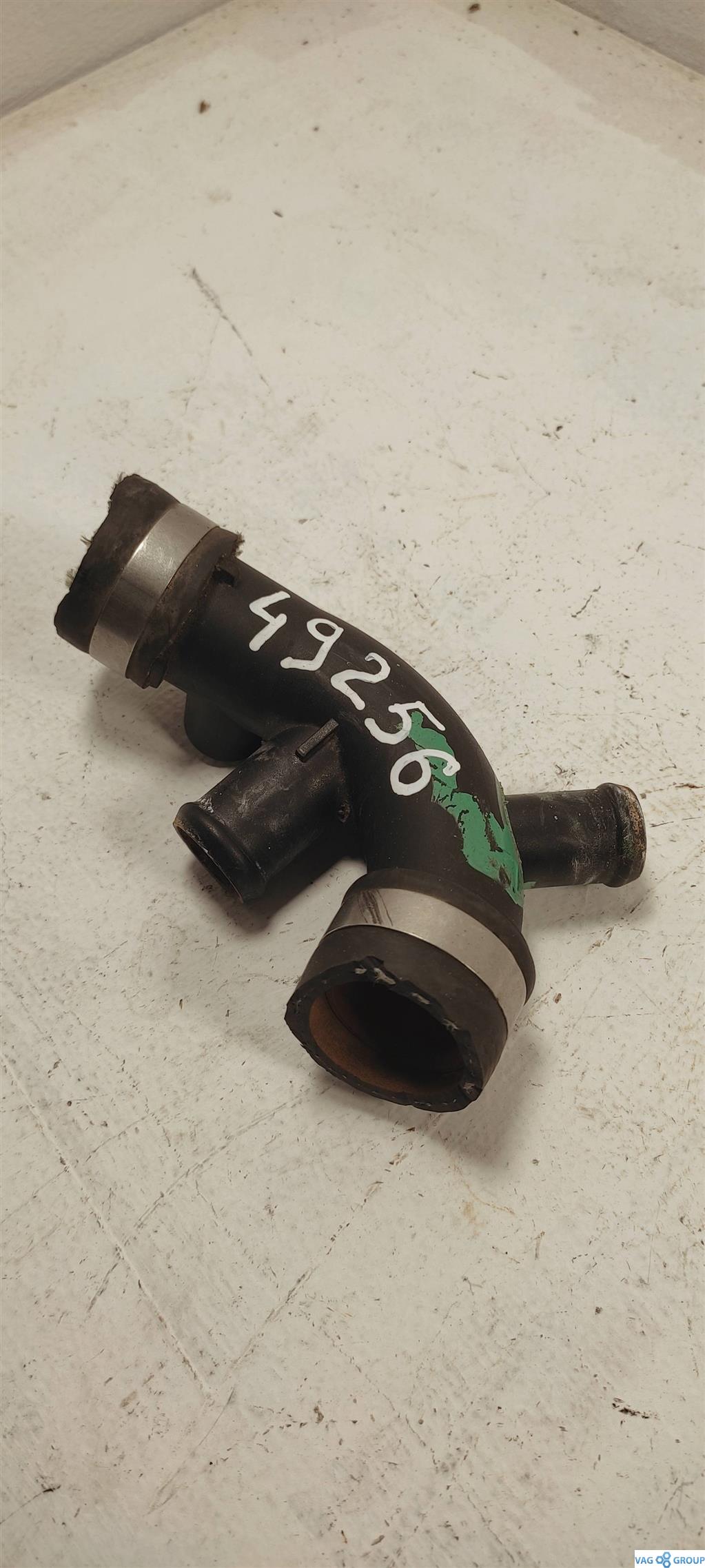 фланец (тройник) системы охлаждения Volkswagen Passat B7 2013, 2.0 л., TDi, дизель, седан, 1K0121087AF, . - фото №1