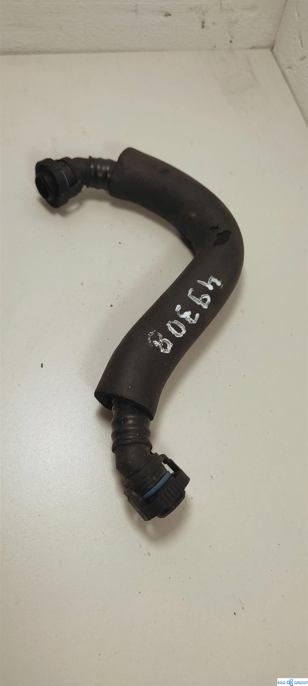 патрубок (трубопровод, шланг) Audi A6 4G/C7 2013, 2.0 л., бензин, седан, 06J103221A, CDN, CAE, . - фото №1