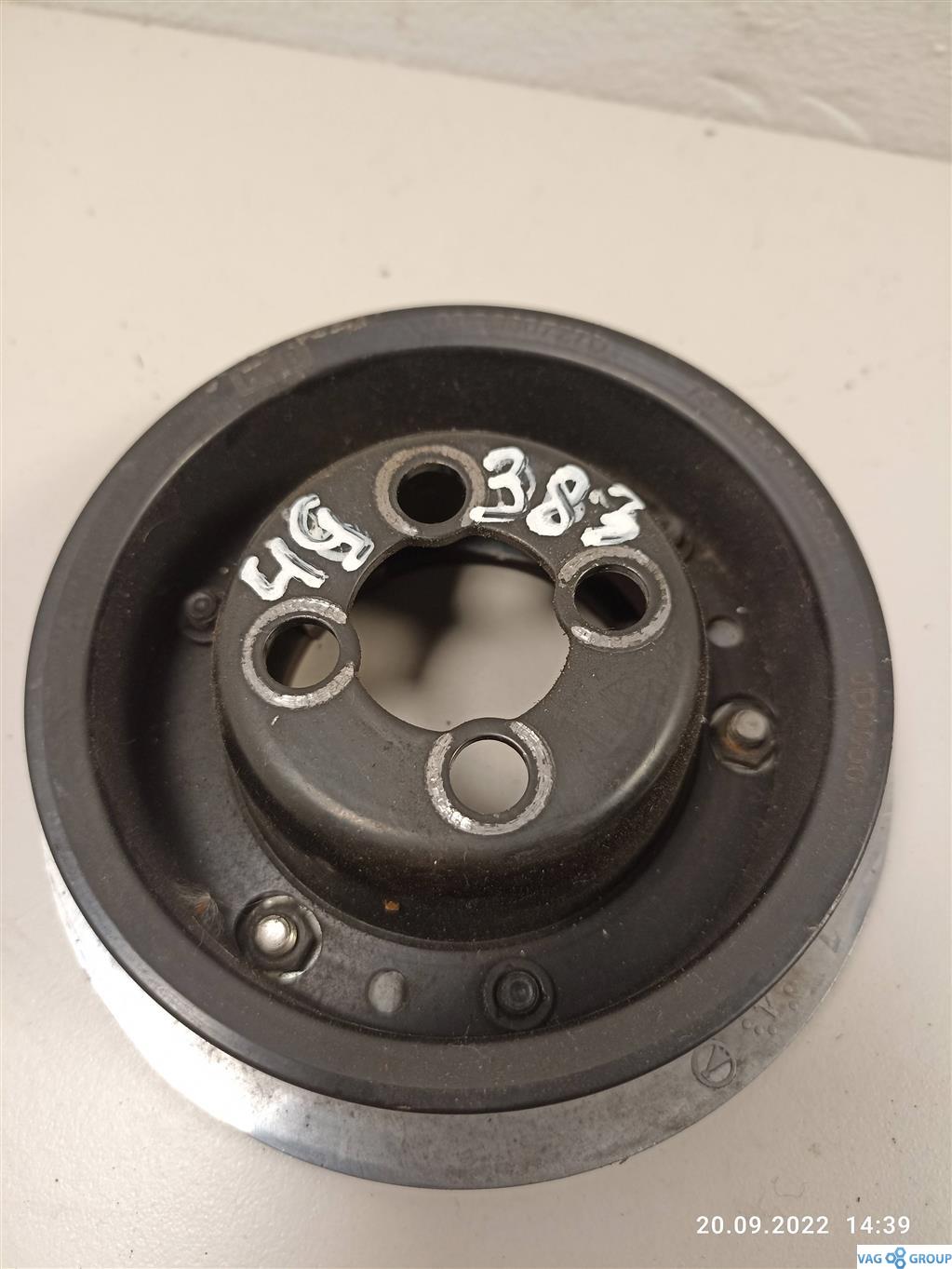 шкив помпы Volkswagen Jetta 5 поколение 2009, 1.4 л., TSI, бензин, седан, BLG, BMY, 03C880727D, 03C121004J, CAVD, CAXA - фото №1