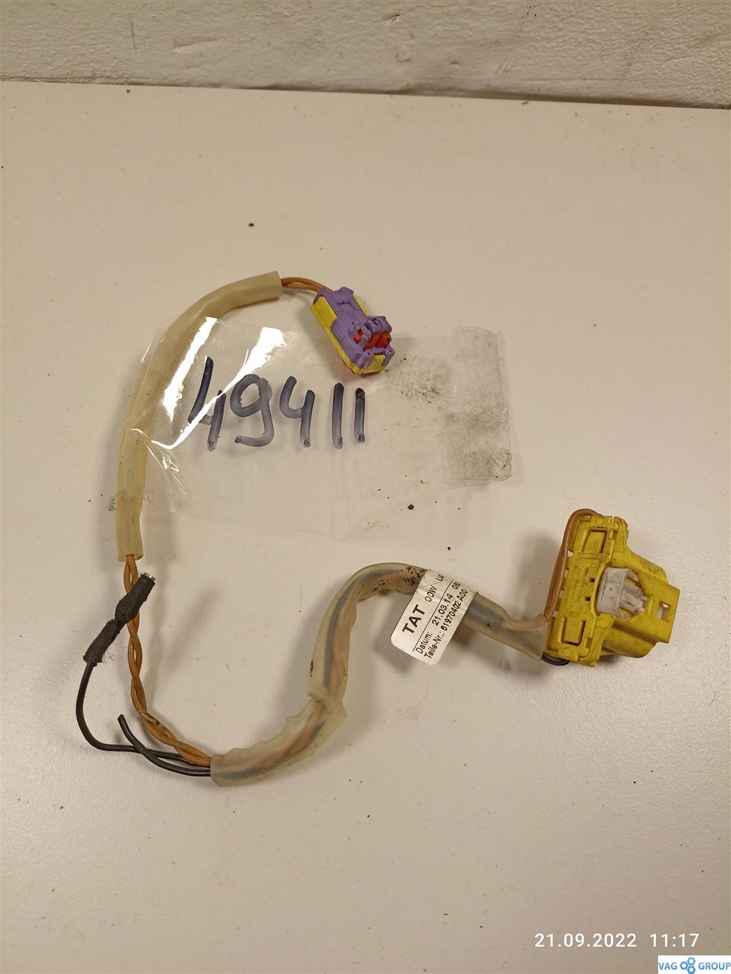 шлейф руля Volkswagen Golf 6 поколение 2010, 2.0 л., бензин, хетчбэк 5 дв., 5K0971584B, . - фото №1