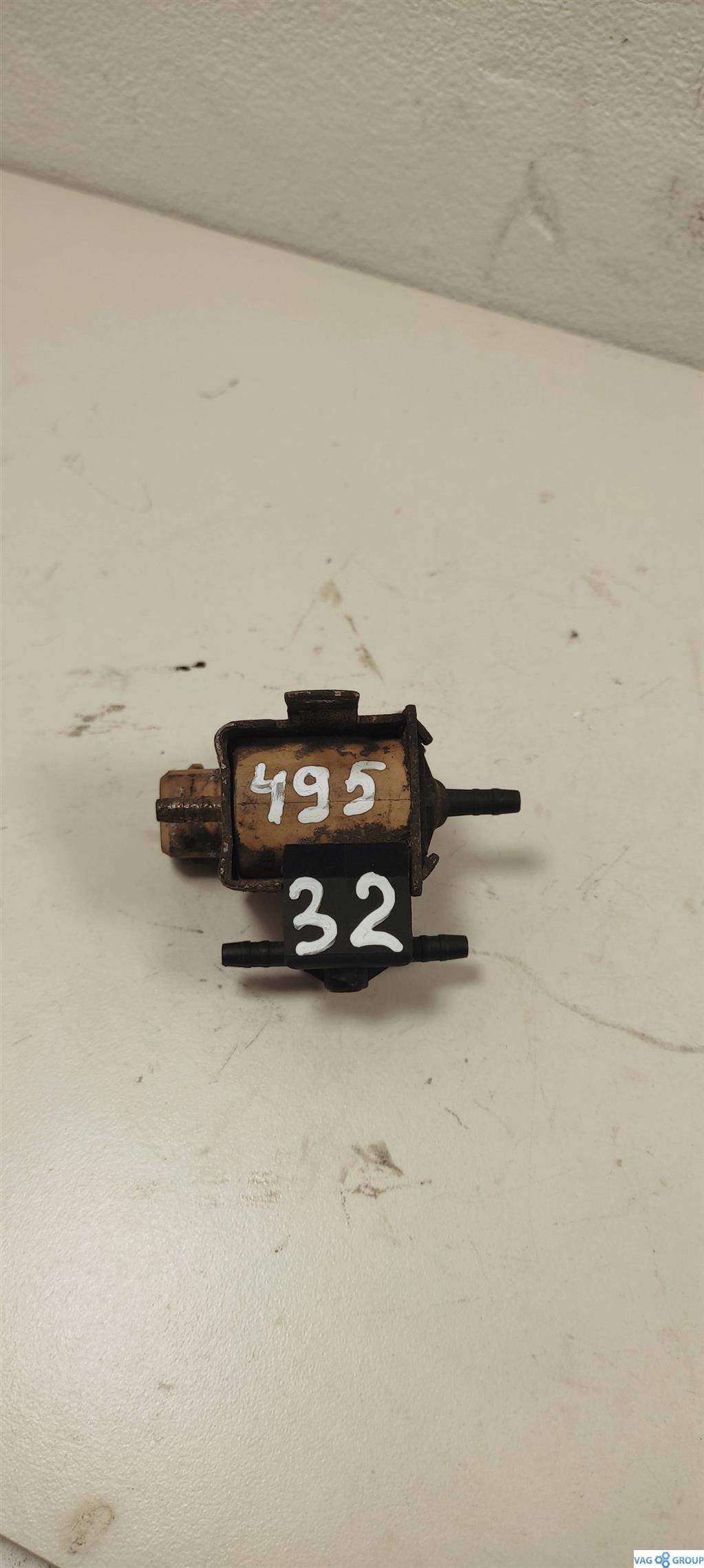 электромагнитный клапан Volkswagen Passat B4 1995, 2.8 л., бензин, универсал, 054906267A, AEK, AFT, AAA, . - фото №1