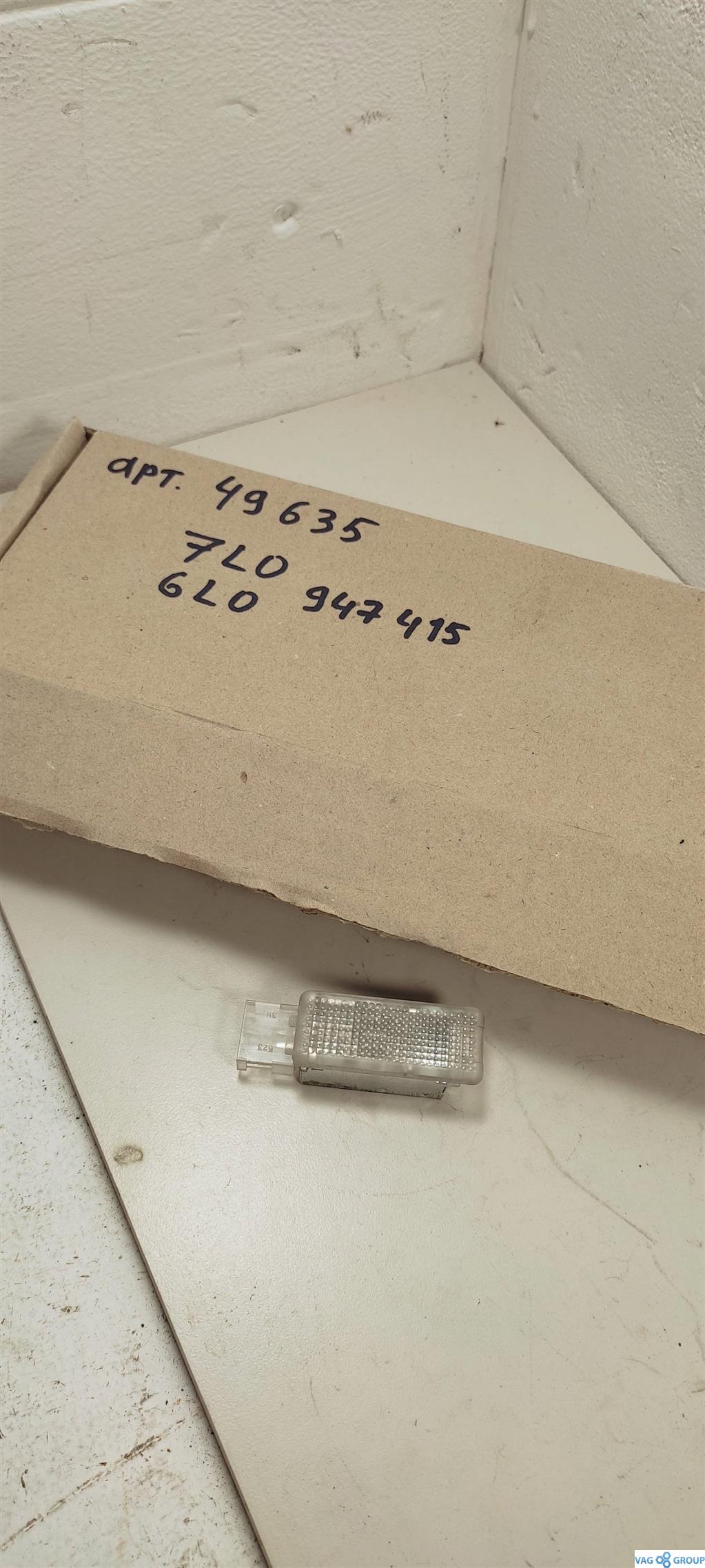 фонарь салона (плафон) Audi A4 B9 2016, бензин, седан, 7L0947415, 6L0947415, . - фото №1