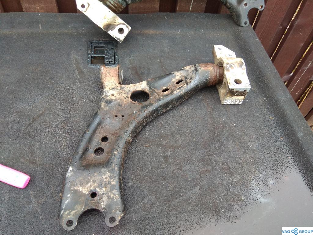 рычаг передний левый Volkswagen Passat B7 2011, 2.0 л., TDi, дизель, универсал, 5N0407151, . - фото №1