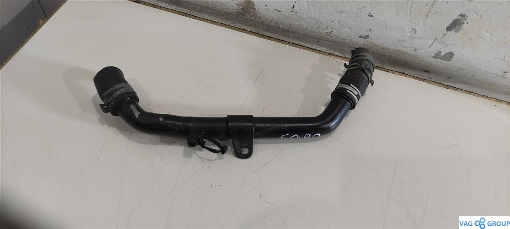 трубка охлаждающей жидкости Audi A4 B7 2006, 2.0 л., бензин, седан, 06D121111G, BPJ, BWE, 06D121065L, 06D121065J, BGB, BUL, BYK - фото №1