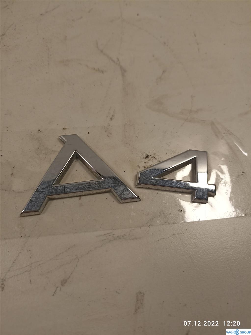 бленда Audi A4 B8/8K 2010, седан, 8K5827023AE, . - фото №1