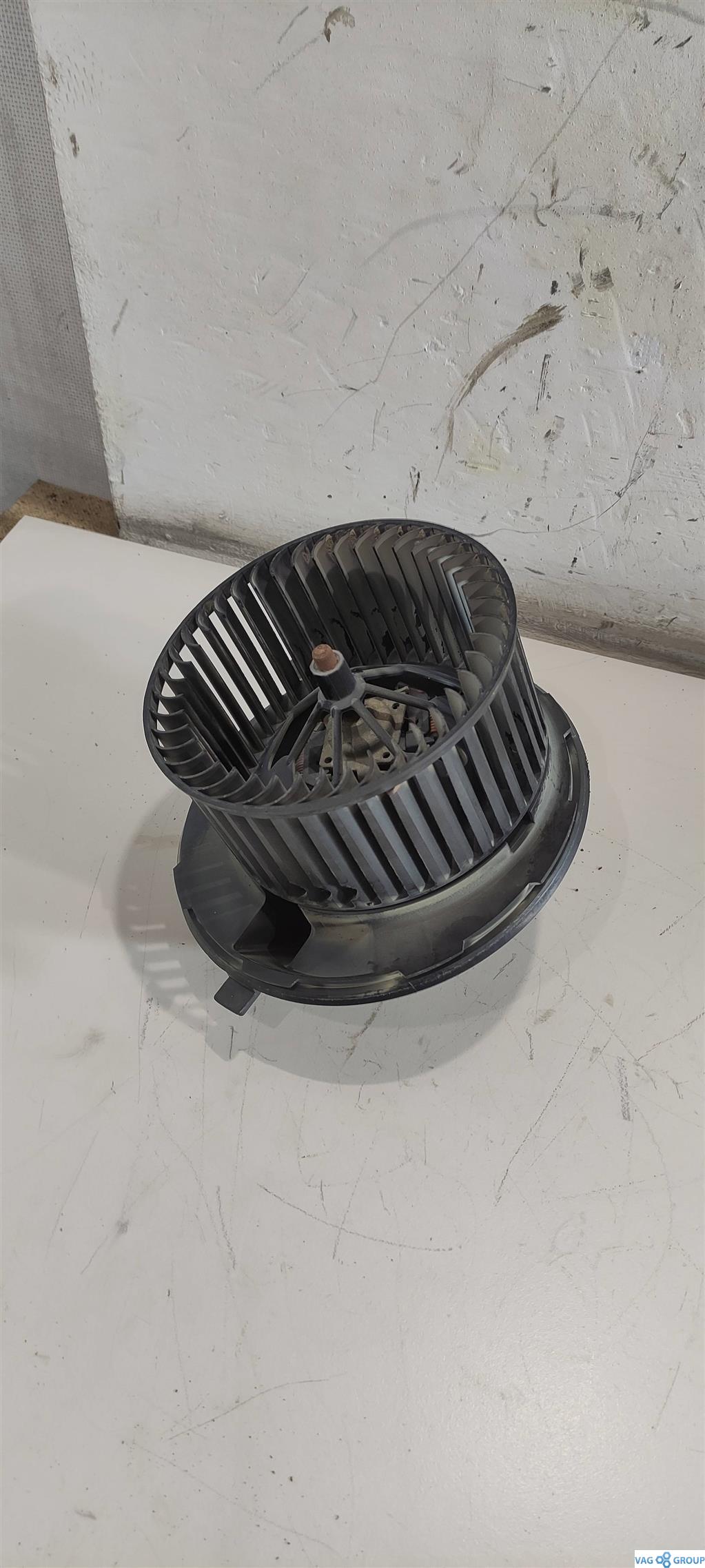 моторчик печки Volkswagen Tiguan 1 поколение 2009, 1.4 л., TSI, бензин, внедорожник 5 дв., 1K1819015A, . - фото №1