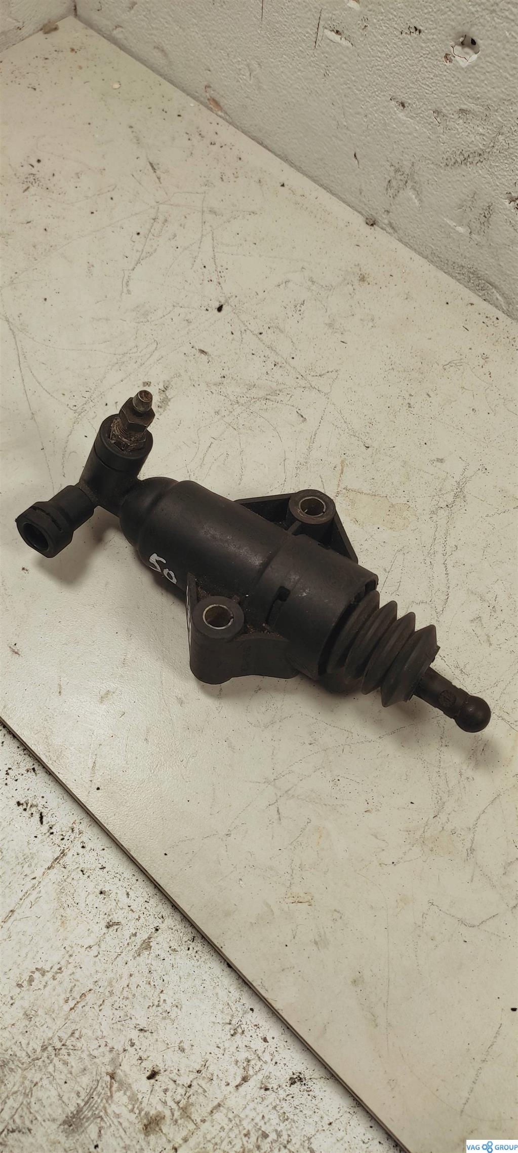 цилиндр сцепления рабочий Skoda Octavia 2 поколение (A5) 2005, 1J0721261E, 1J0721261F, . - фото №1