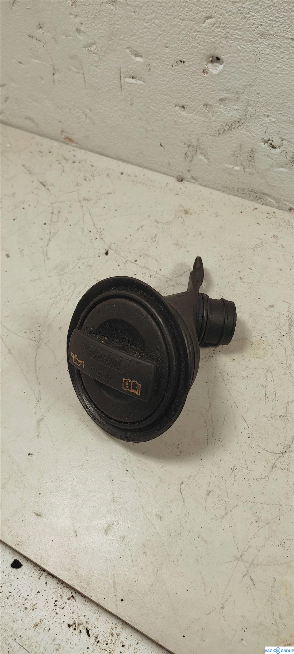 маслозаливная горловина Audi A4 B8/8K 2010, 059103482D, . - фото №1