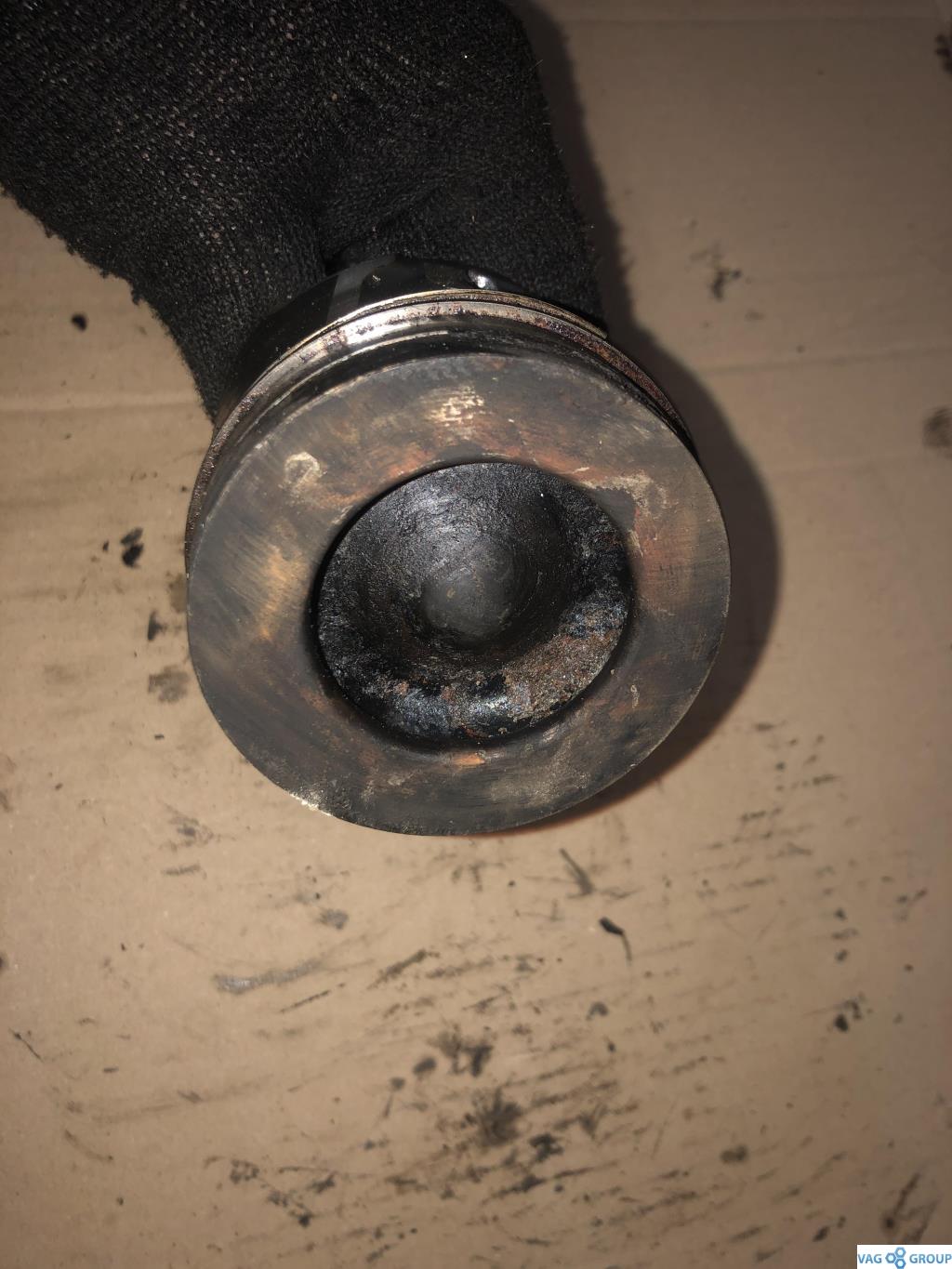 поршень Peugeot 308 T7 2009, 1.6 л., HDi, дизель, хетчбэк 5 дв., 9H06, . - фото №1