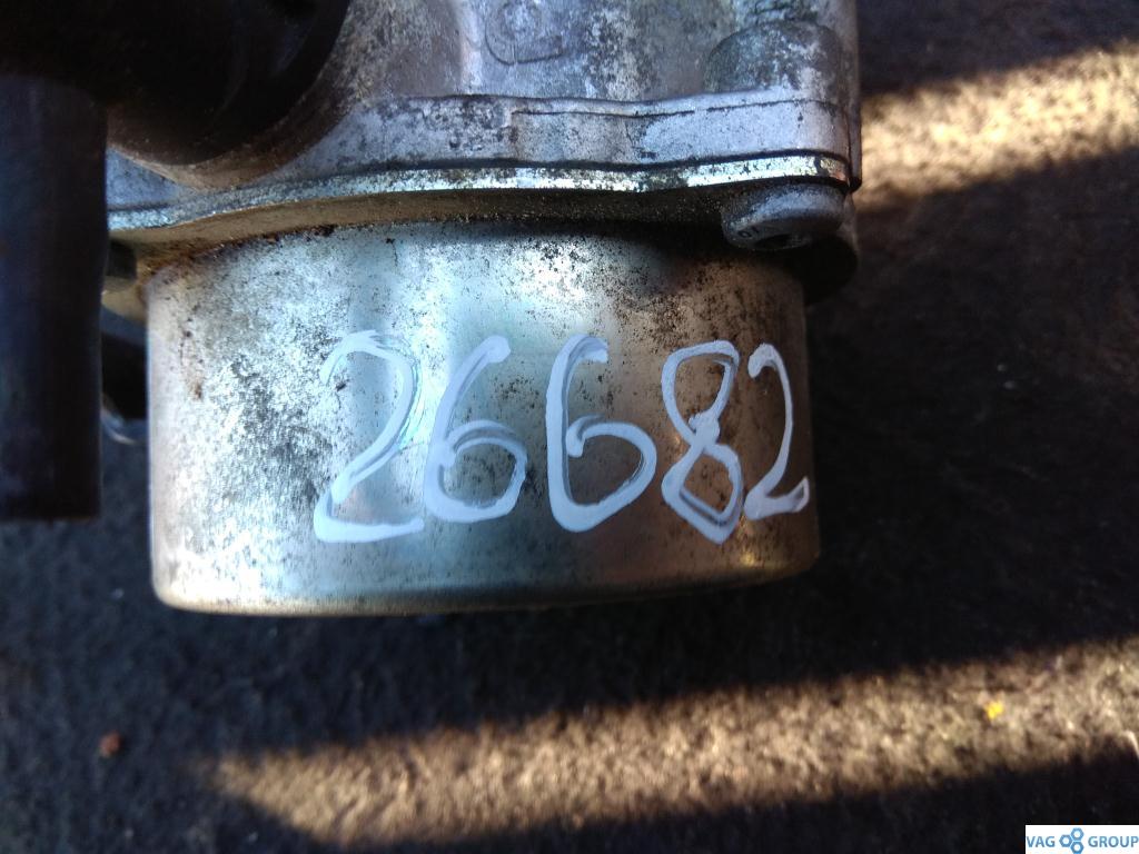 насос вакуумный Renault Kangoo 2 поколение 2010, 1.5 л., CDi, дизель, микроавтобус, 8201005306-B, 7006730302, . - фото №1